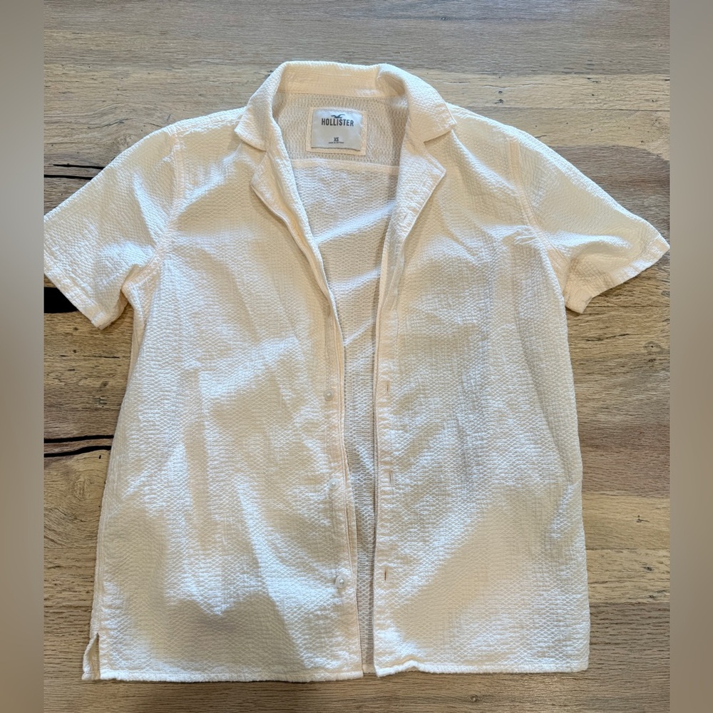 Hollister Textured Short Sleeve Button Down
